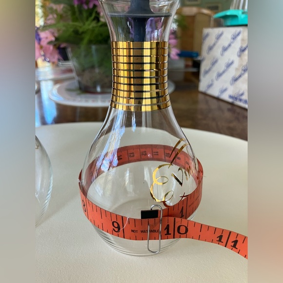 Gold and Clear Oil and Vinegar Dispenser Set - Picture 3 of 4